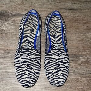 Rothy’s The Loafer in Navy Zebra Blue White Print Sustainable Flats size - W8